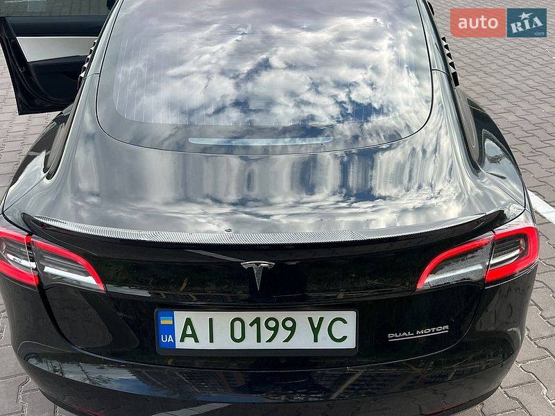 Седан Tesla Model 3 2018 в Киеве
