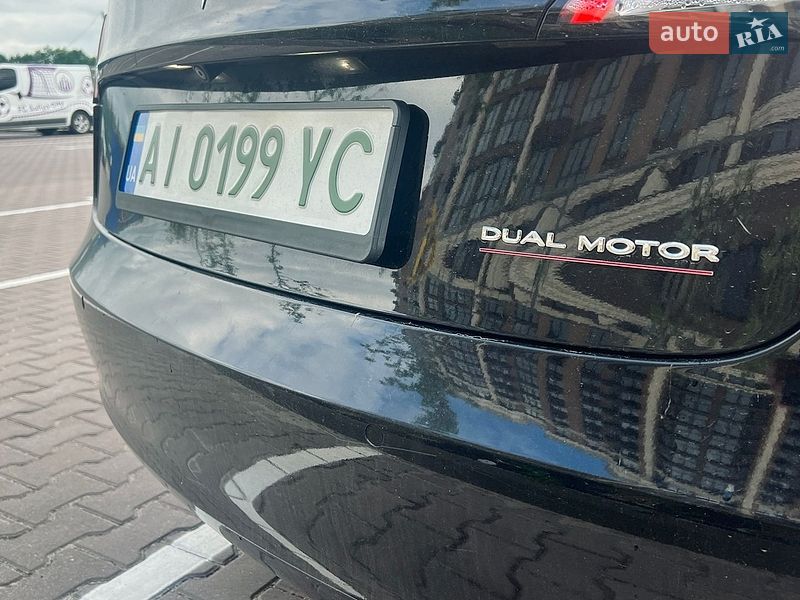 Седан Tesla Model 3 2018 в Киеве