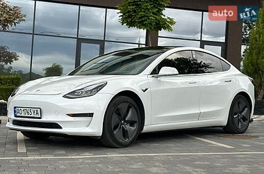 Седан Tesla Model 3 2019 в Ужгороде
