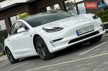 Седан Tesla Model 3 2019 в Ужгороде