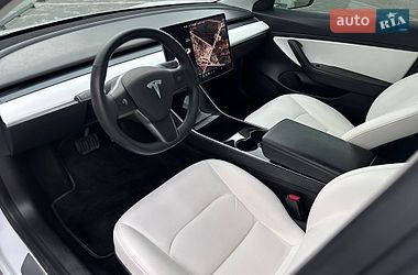 Седан Tesla Model 3 2019 в Ужгороде