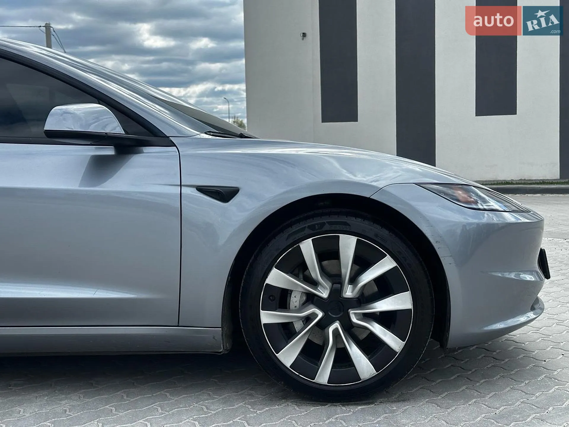 2025 Tesla Model 3 - мініатюра 11