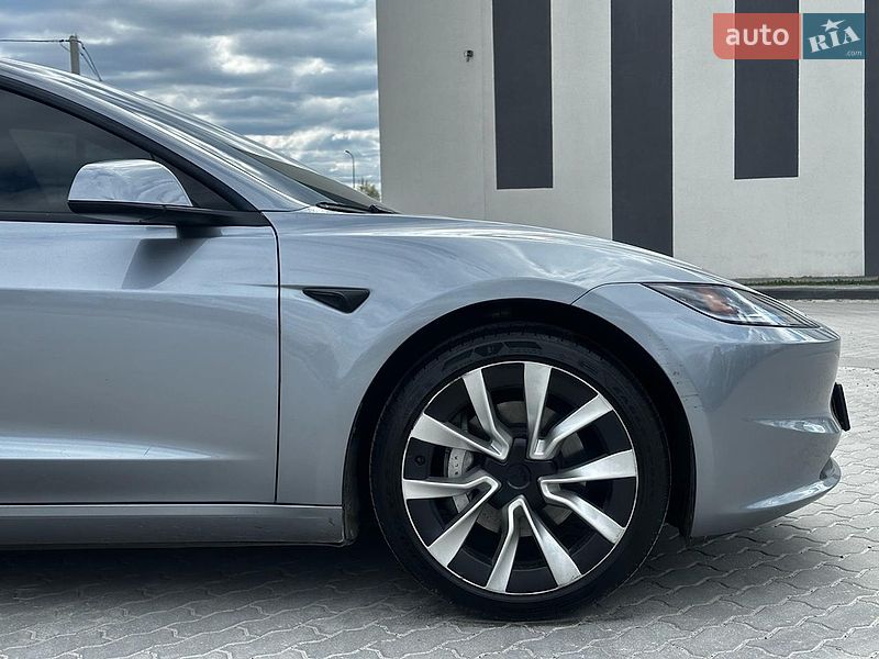 Седан Tesla Model 3 2025 в Львове фото 11 Седан Tesla Model 3 2025 в Львове