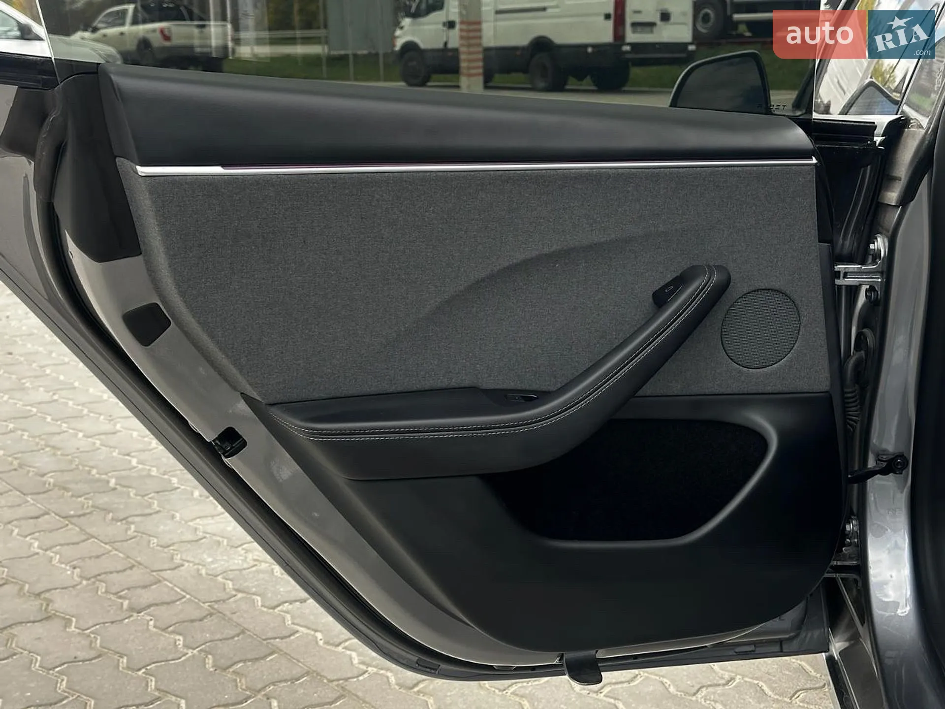 2025 Tesla Model 3 - мініатюра 26
