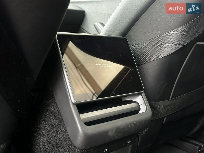 Седан Tesla Model 3 2025 в Львове фото 29 Седан Tesla Model 3 2025 в Львове
