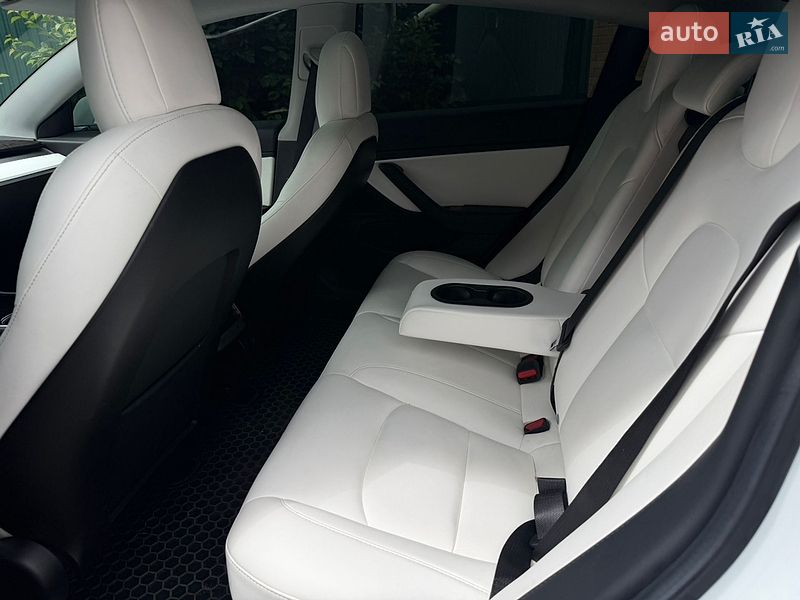 Седан Tesla Model 3 2019 в Одессе