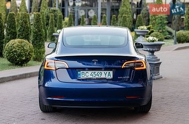 Седан Tesla Model 3 2021 в Стрию