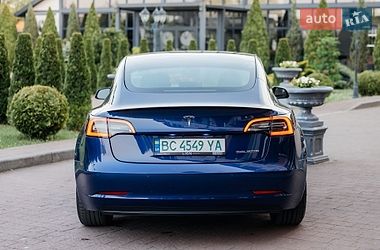 Седан Tesla Model 3 2021 в Стрию