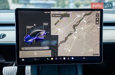 Седан Tesla Model 3 2021 в Стрию