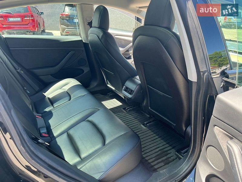 Седан Tesla Model 3 2021 в Києві