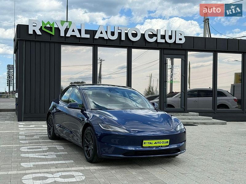 Седан Tesla Model 3 2024 в Львові