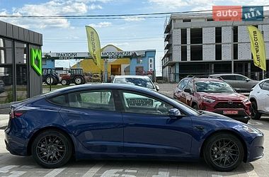 Седан Tesla Model 3 2024 в Львові