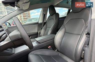 Седан Tesla Model 3 2024 в Львові