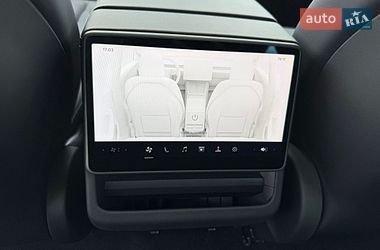Седан Tesla Model 3 2024 в Львові