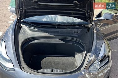 Седан Tesla Model 3 2019 в Києві