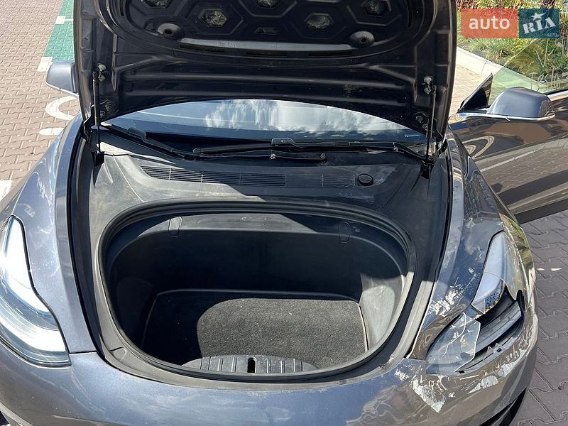 Седан Tesla Model 3 2019 в Києві