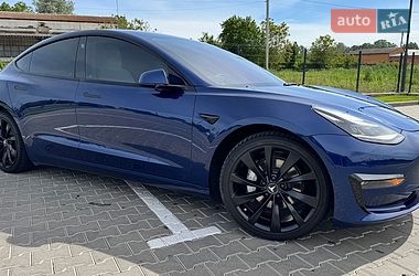 Седан Tesla Model 3 2022 в Виннице