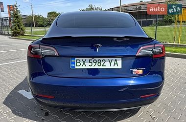 Седан Tesla Model 3 2022 в Виннице