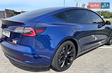 Седан Tesla Model 3 2022 в Виннице