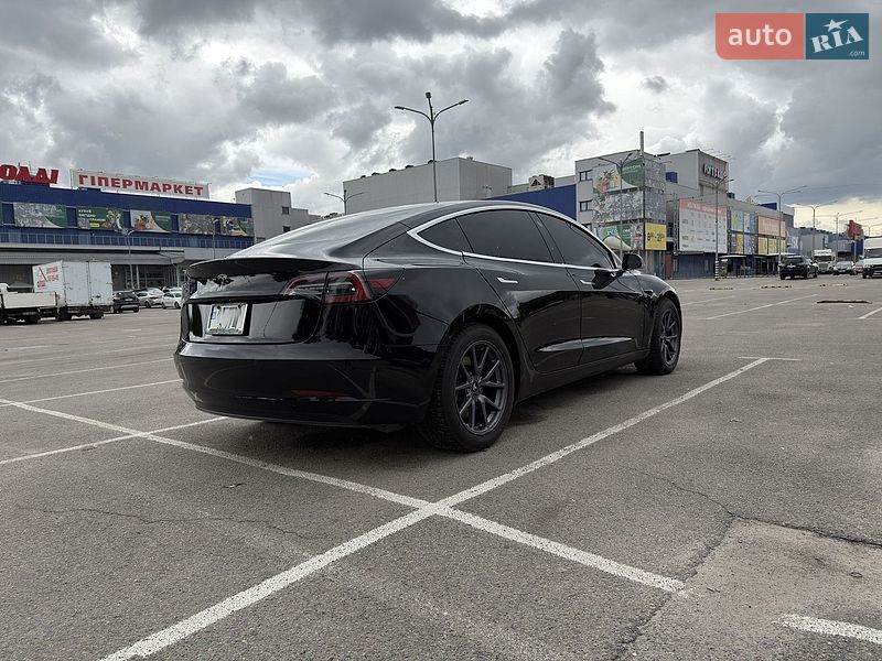 Седан Tesla Model 3 2018 в Днепре