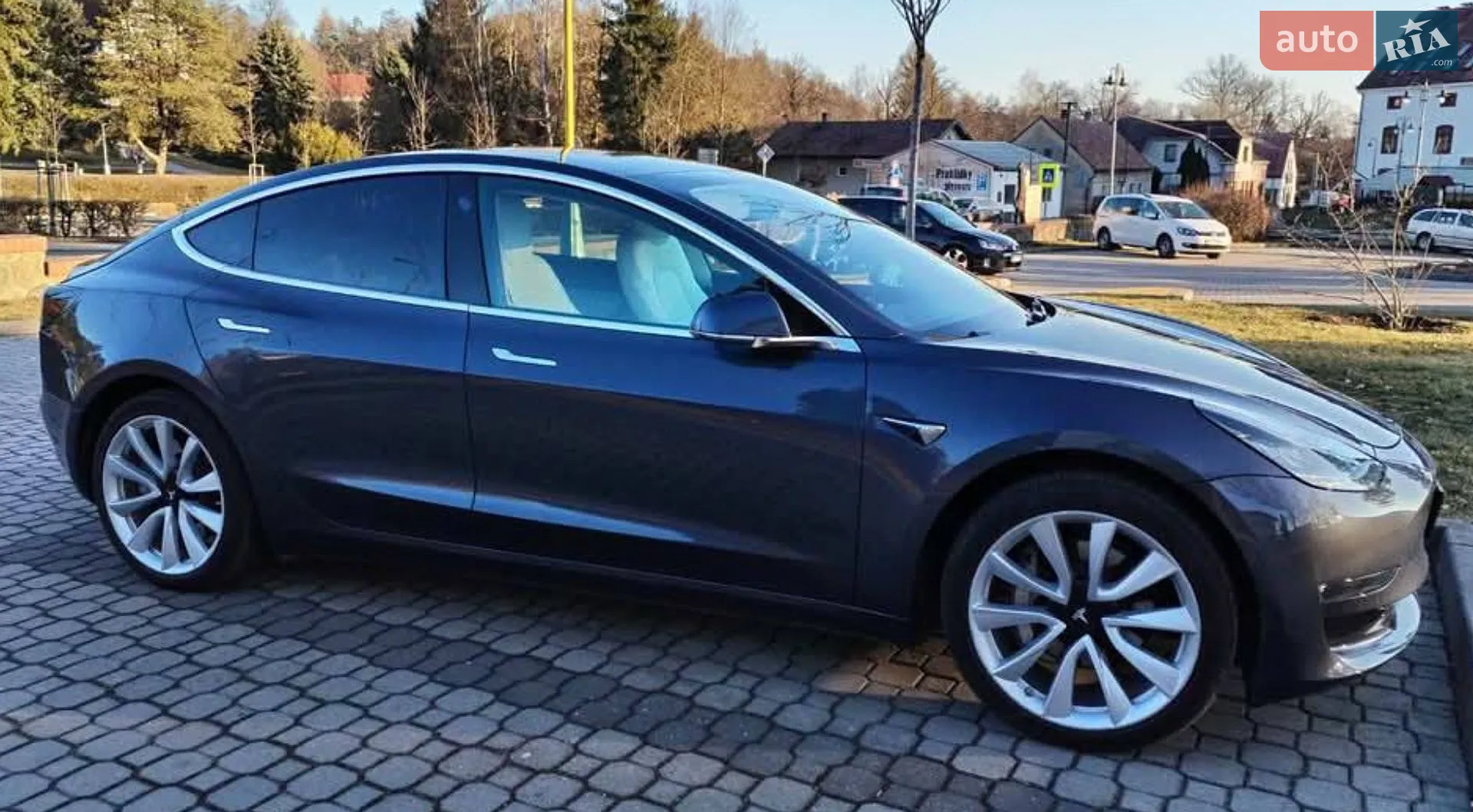 2019 Tesla Model 3 - мініатюра 4