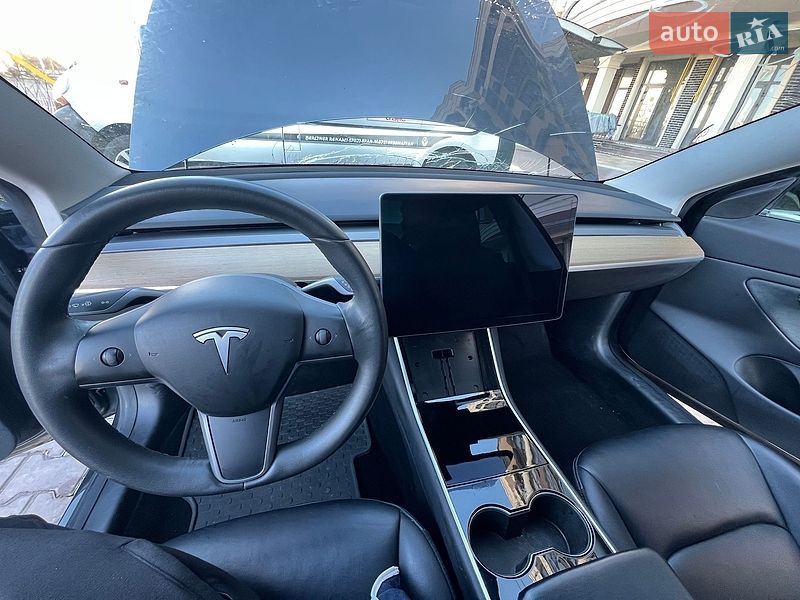 Седан Tesla Model 3 2019 в Києві