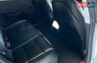 Седан Tesla Model 3 2023 в Виннице