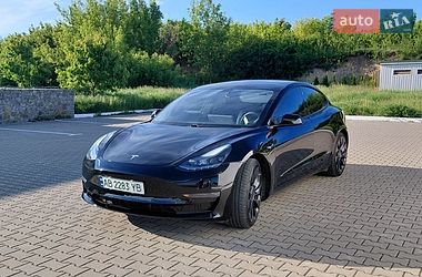 Седан Tesla Model 3 2022 в Калиновке