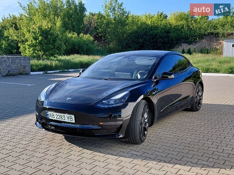 Седан Tesla Model 3 2022 в Калиновке