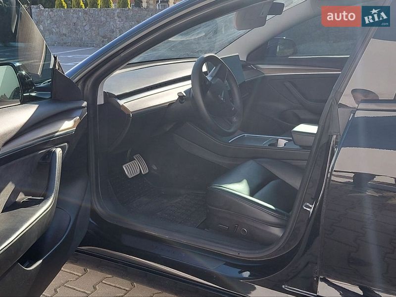 Седан Tesla Model 3 2022 в Калиновке