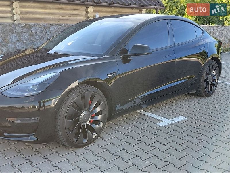 Седан Tesla Model 3 2022 в Калиновке