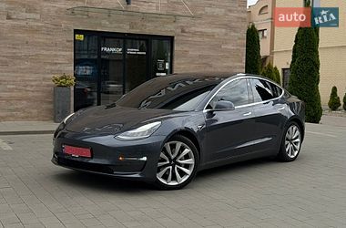 Седан Tesla Model 3 2019 в Ужгороді
