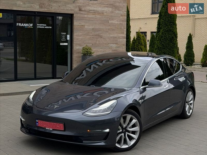 Седан Tesla Model 3 2019 в Ужгороде