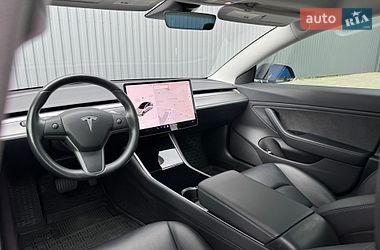 Седан Tesla Model 3 2019 в Харкові