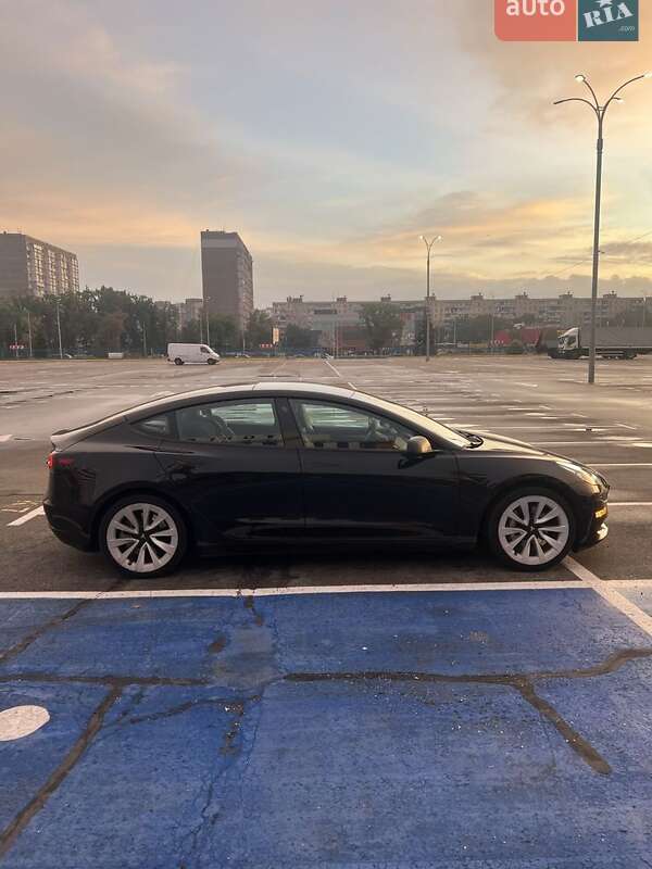 Седан Tesla Model 3 2022 в Софіївській Борщагівці