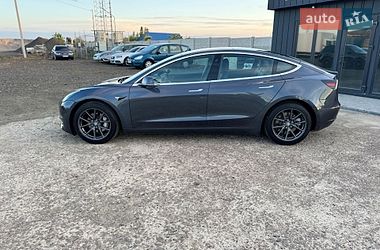 Седан Tesla Model 3 2018 в Луцке