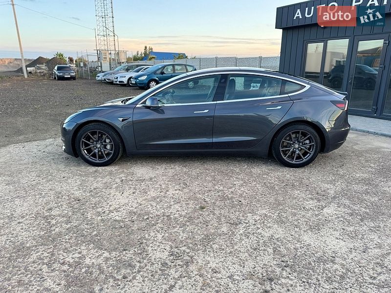 Седан Tesla Model 3 2018 в Луцке