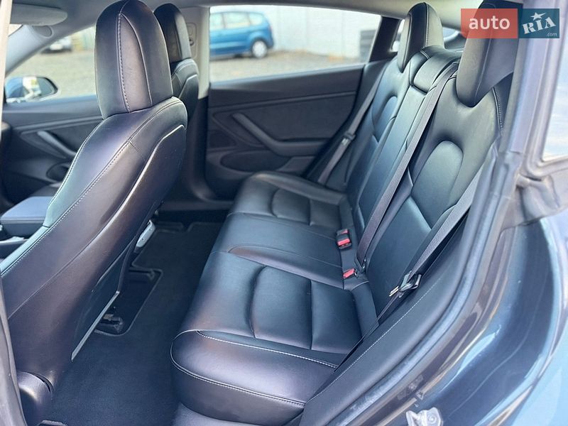 Седан Tesla Model 3 2018 в Луцке