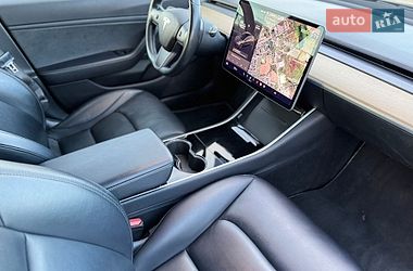 Седан Tesla Model 3 2018 в Луцке