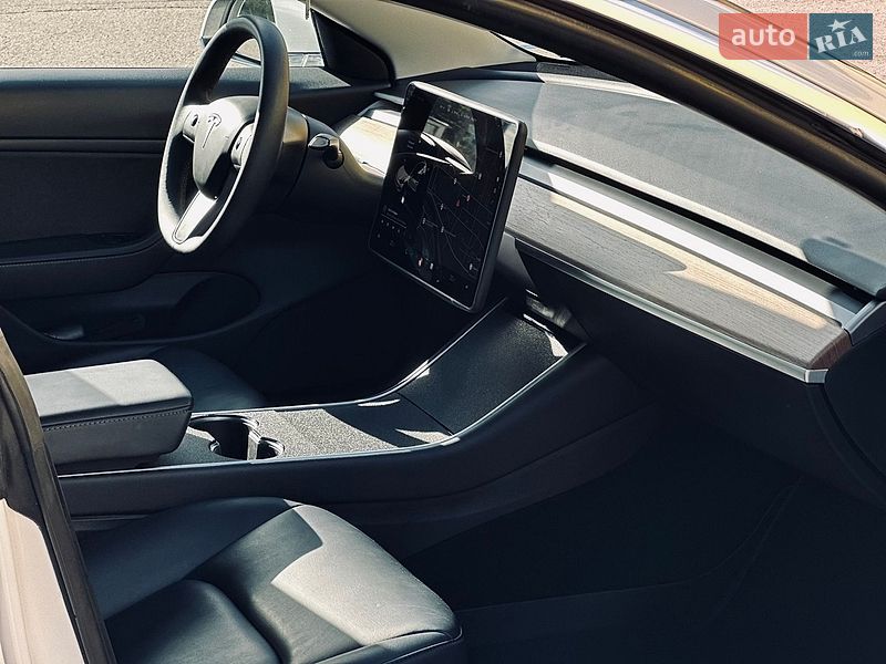 Седан Tesla Model 3 2020 в Кропивницком фото 32 Седан Tesla Model 3 2020 в Кропивницком