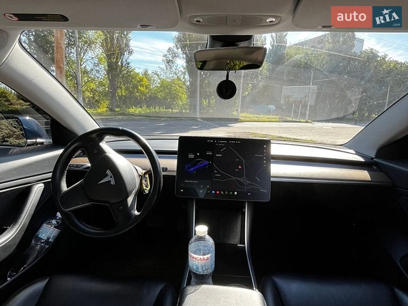 Седан Tesla Model 3 2018 в Кривом Роге