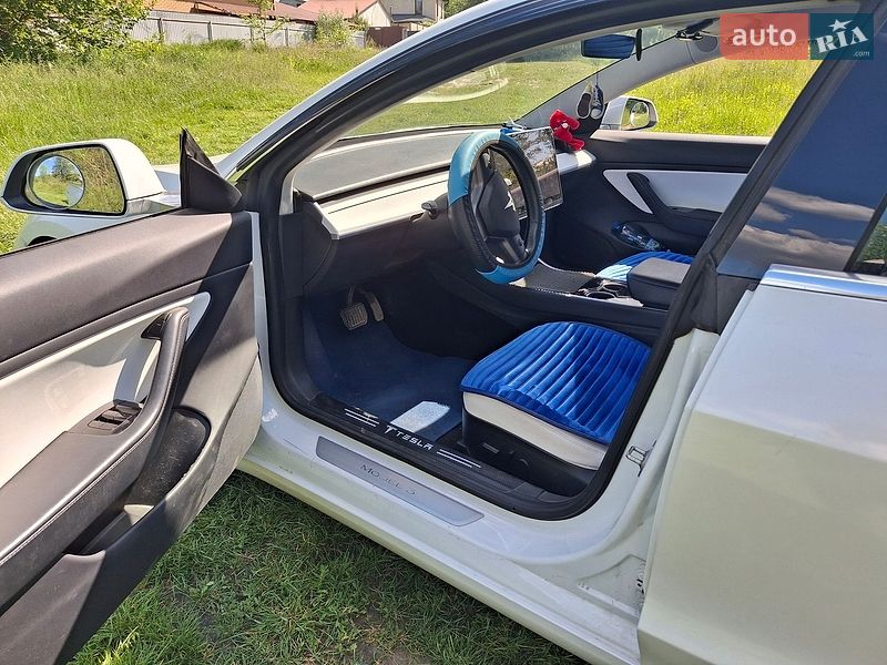 Седан Tesla Model 3 2019 в Києві