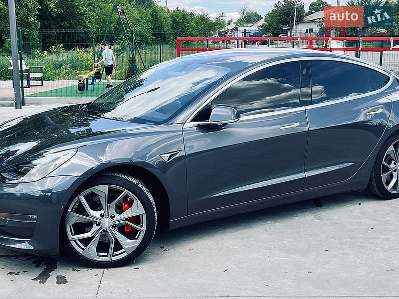 Tesla Model 3 2018