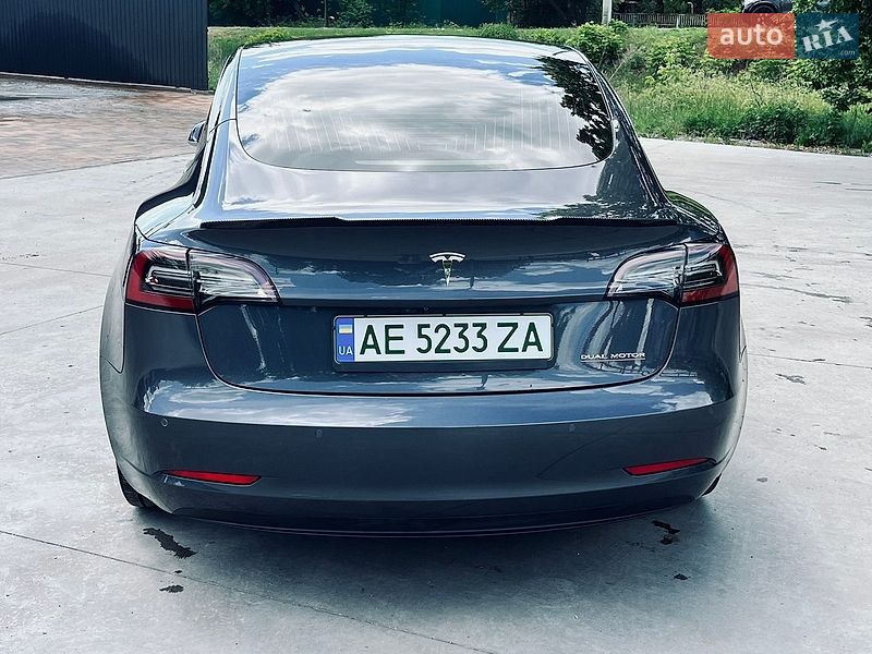 Седан Tesla Model 3 2018 в Новомосковську