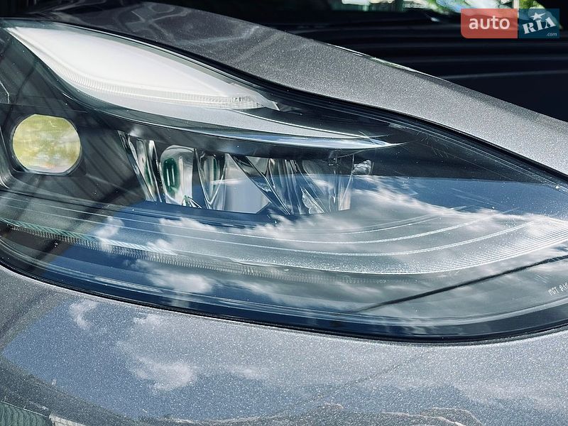 Седан Tesla Model 3 2018 в Новомосковську