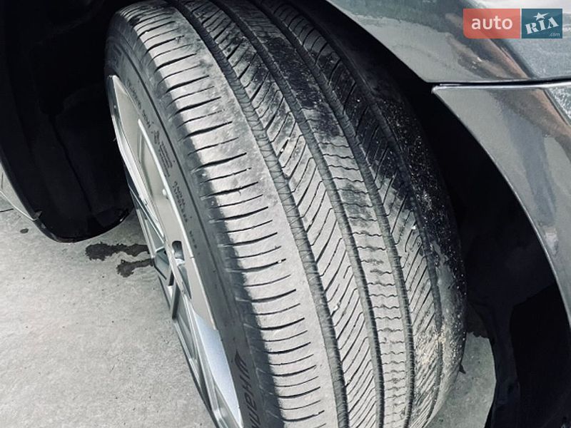 Седан Tesla Model 3 2018 в Новомосковську