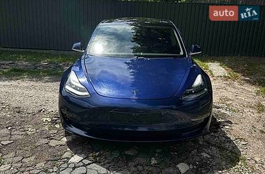 Седан Tesla Model 3 2019 в Киеве