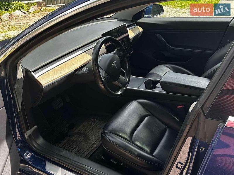 Седан Tesla Model 3 2019 в Києві