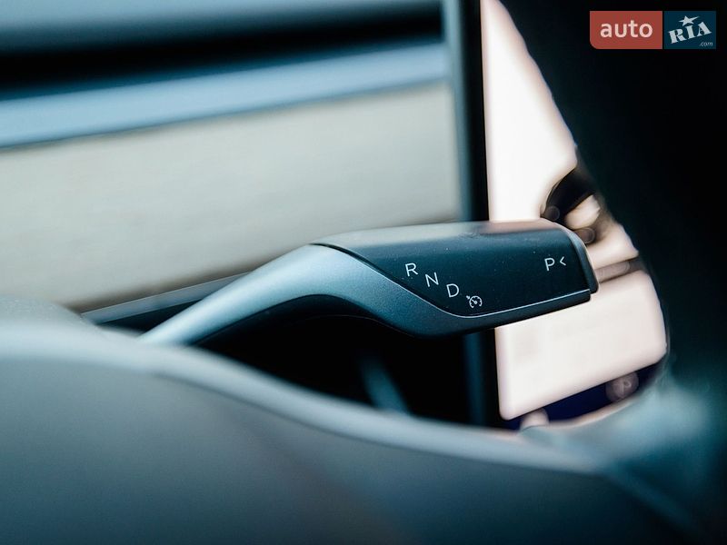 Седан Tesla Model 3 2018 в Стрию