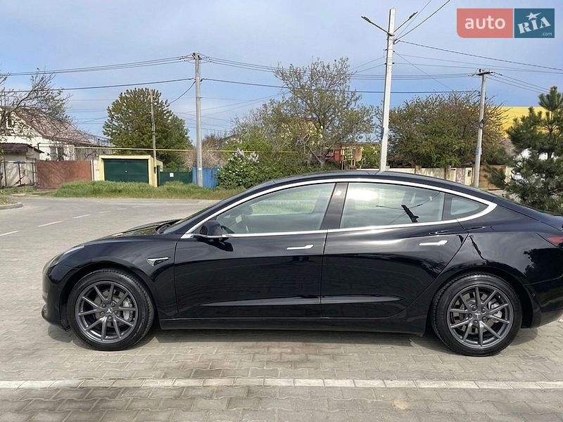 Седан Tesla Model 3 2019 в Одессе